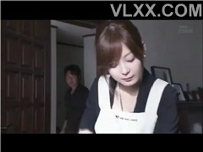 Chồng đi công việc, vợ yêu ở nhà bị anh rể cưỡng hiếp